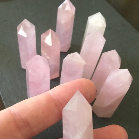Natural rose quartz towers - Picture 4 of 8